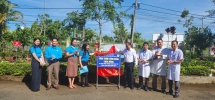 Công đoàn ngành Y tế Lâm Đồng gắn biển "Công trình công đoàn Chào mừng 70 năm ngày chiến thắng Điện Biên Phủ, Tháng công nhân năm 2024"