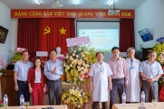 Đồng chí Bí thư Thành ủy thăm, chúc mừng Bệnh viện YHCT Bảo Lộc nhân kỷ niệm 69 năm Ngày Thầy thuốc Việt Nam